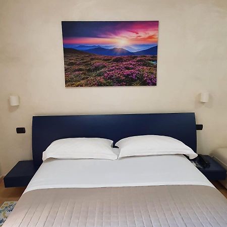 Vittoria Guest House Салерно Екстериор снимка