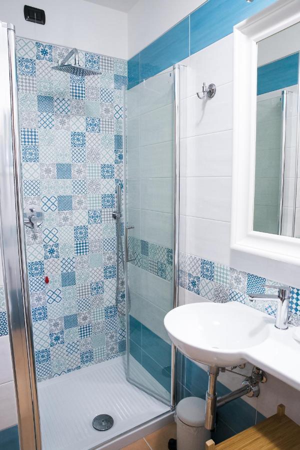 Vittoria Guest House Салерно Екстериор снимка