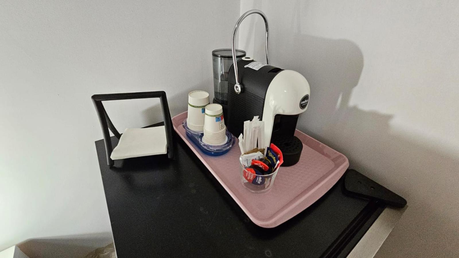 Vittoria Guest House Салерно Екстериор снимка