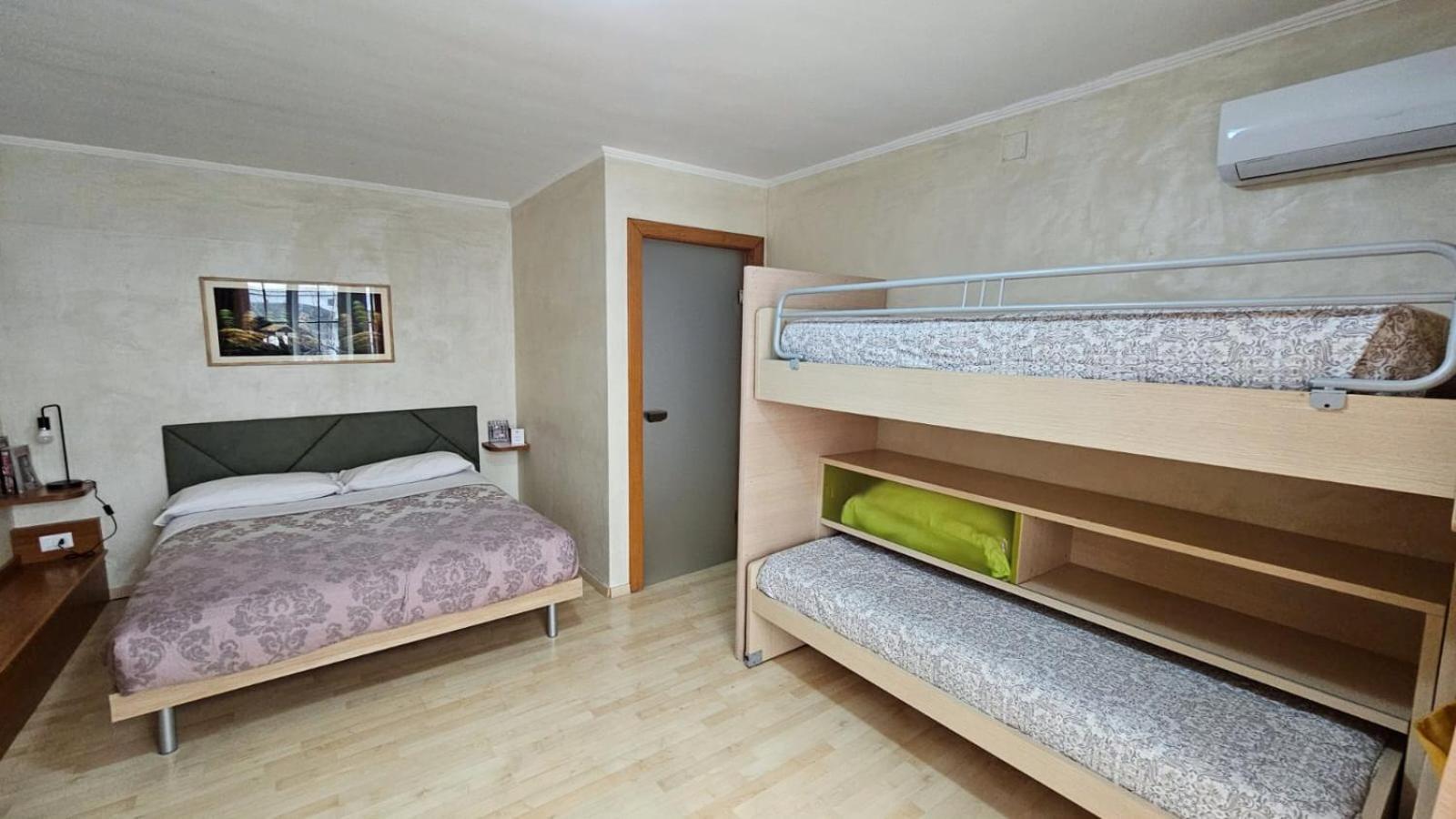 Vittoria Guest House Салерно Екстериор снимка