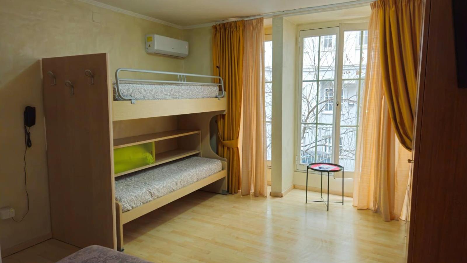 Vittoria Guest House Салерно Екстериор снимка