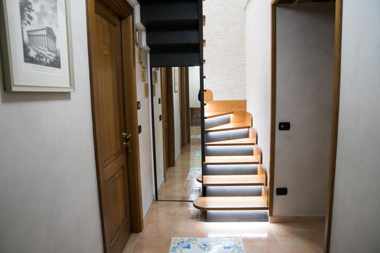 Vittoria Guest House Салерно Екстериор снимка